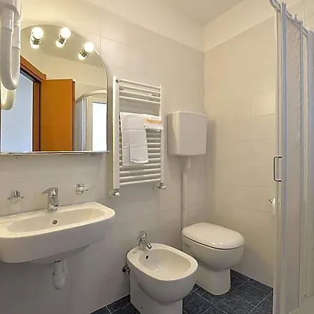 Hotel Guya 2*