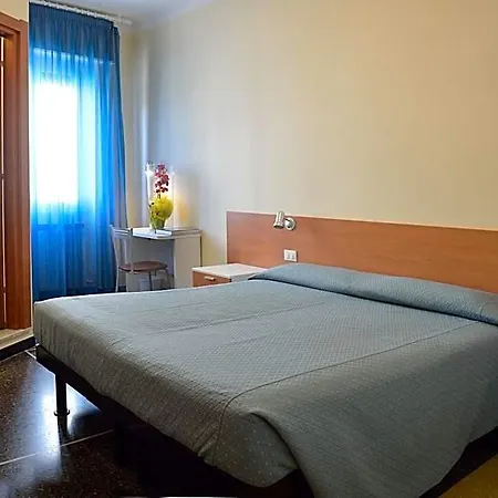 Hotel Guya Varraze