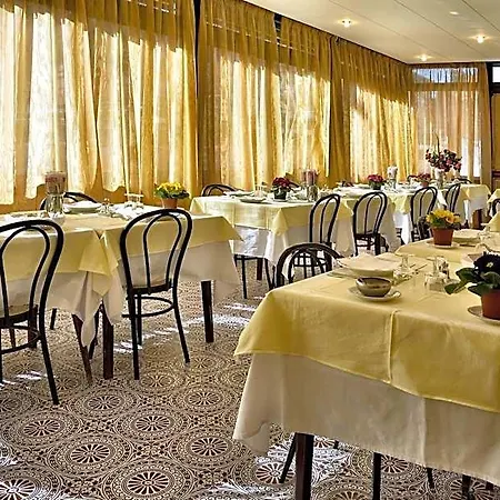 Hotel Guya Varraze